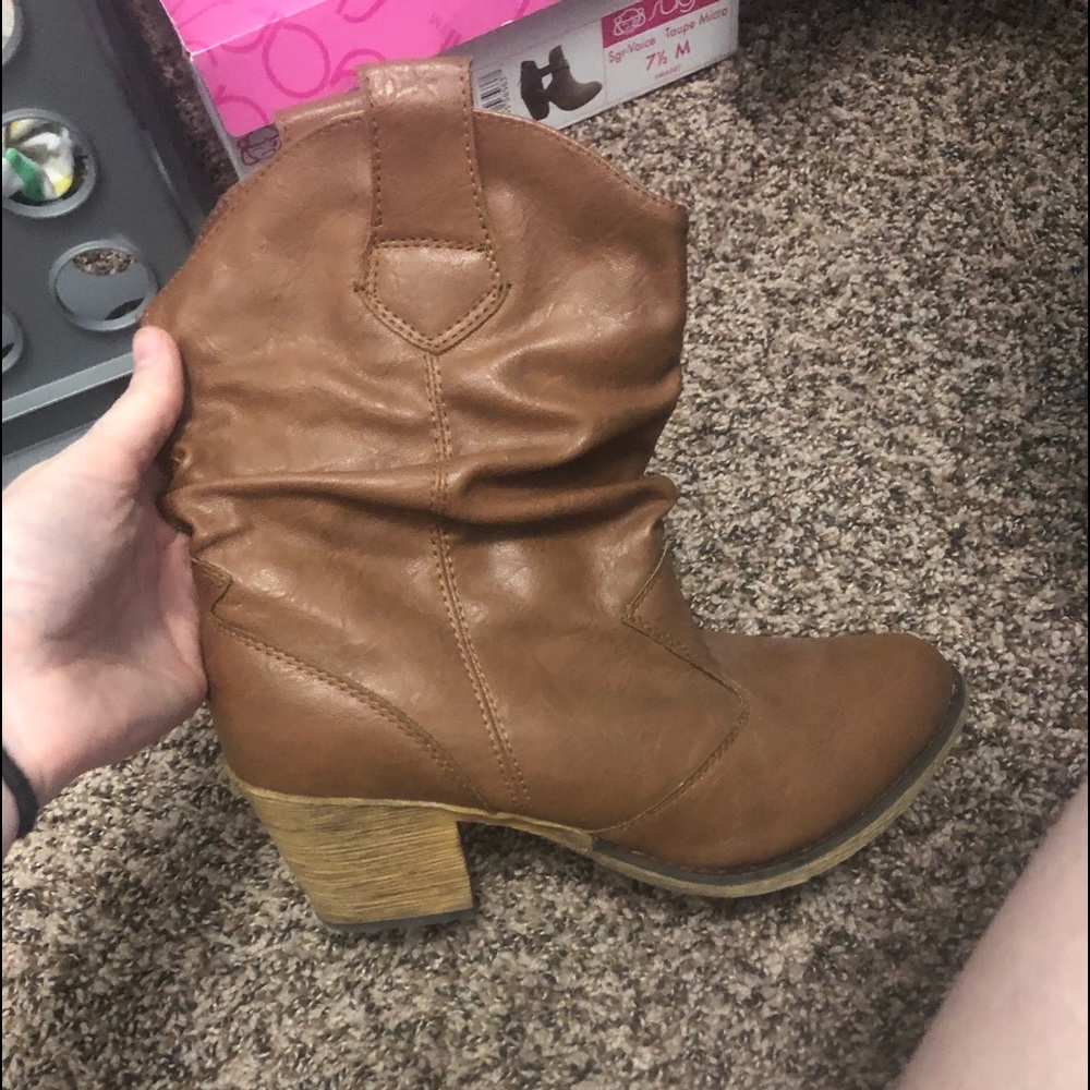 Charles Albert boots size 8